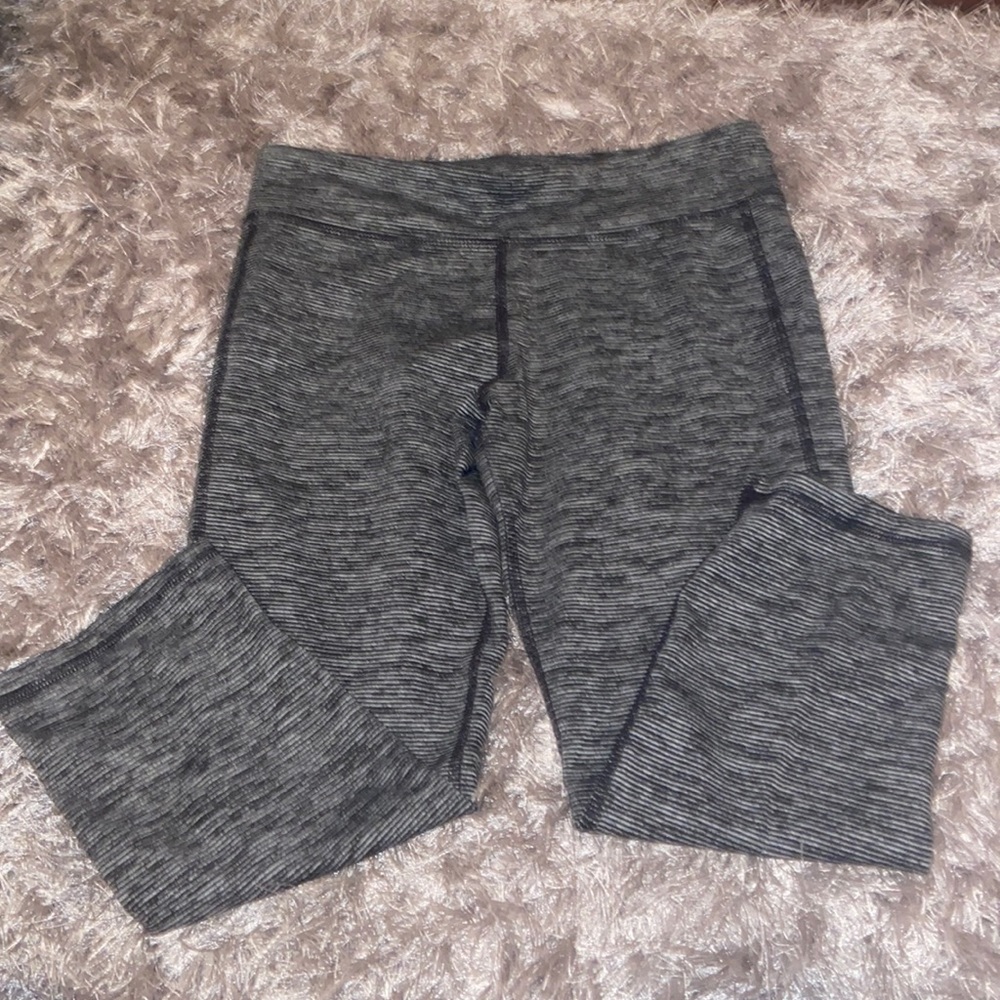 stripped leggings (yoga pants)